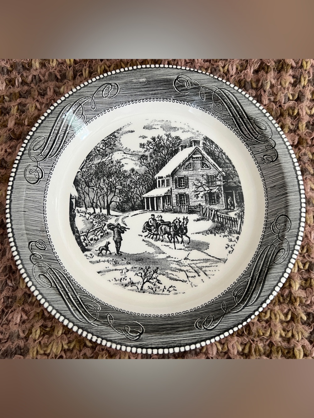 Vintage Royal China Jeanette 10” Pie Plate - Black Sleigh Ride